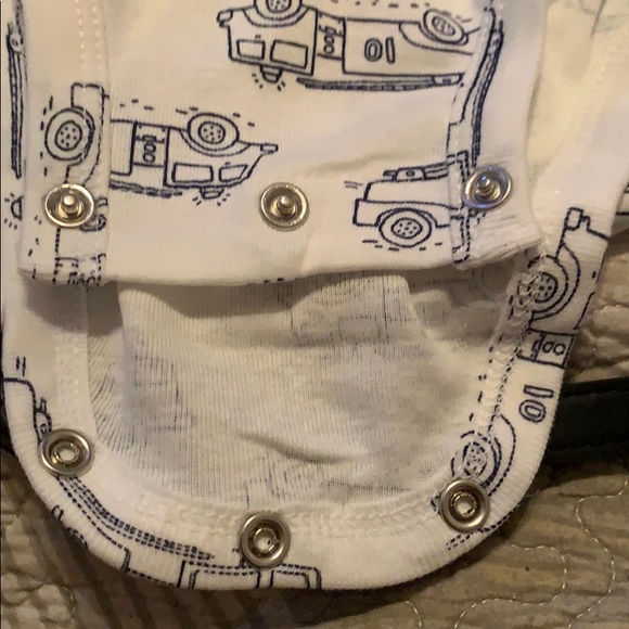 Carter’s 3 piece boys infant set - Picture 6 of 8